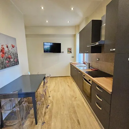 Buildings & Grounds - Casa Ugo F بيزا