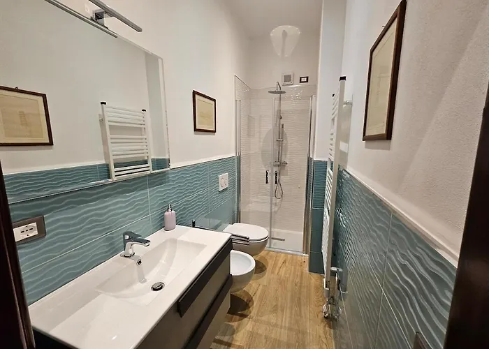 Buildings & Grounds - Casa Ugo F *